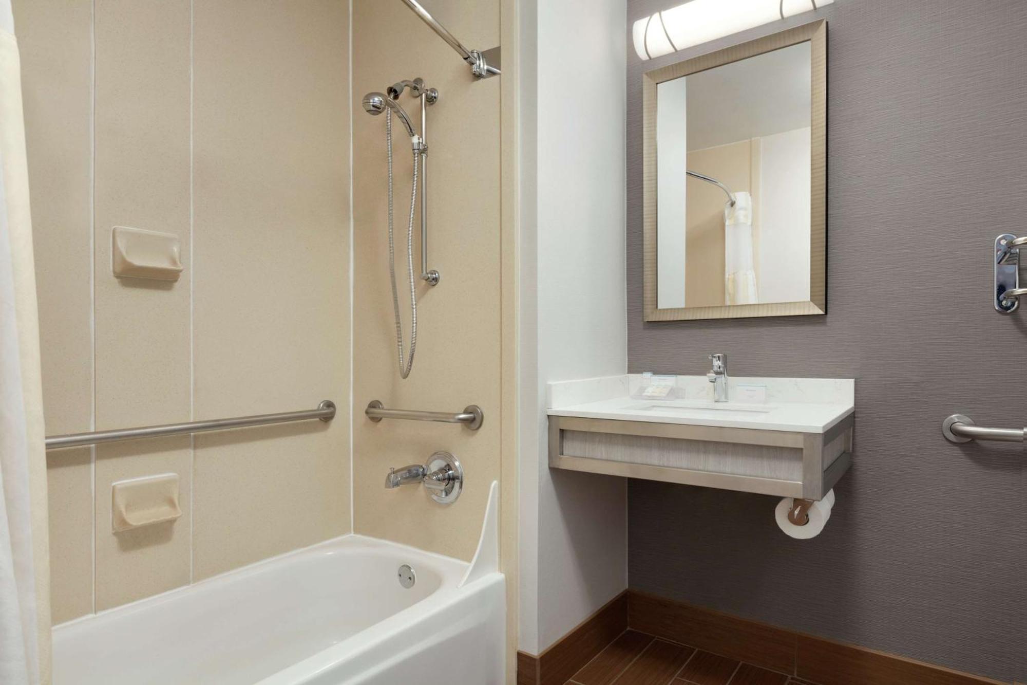 Hilton Garden Inn Gilroy Dış mekan fotoğraf