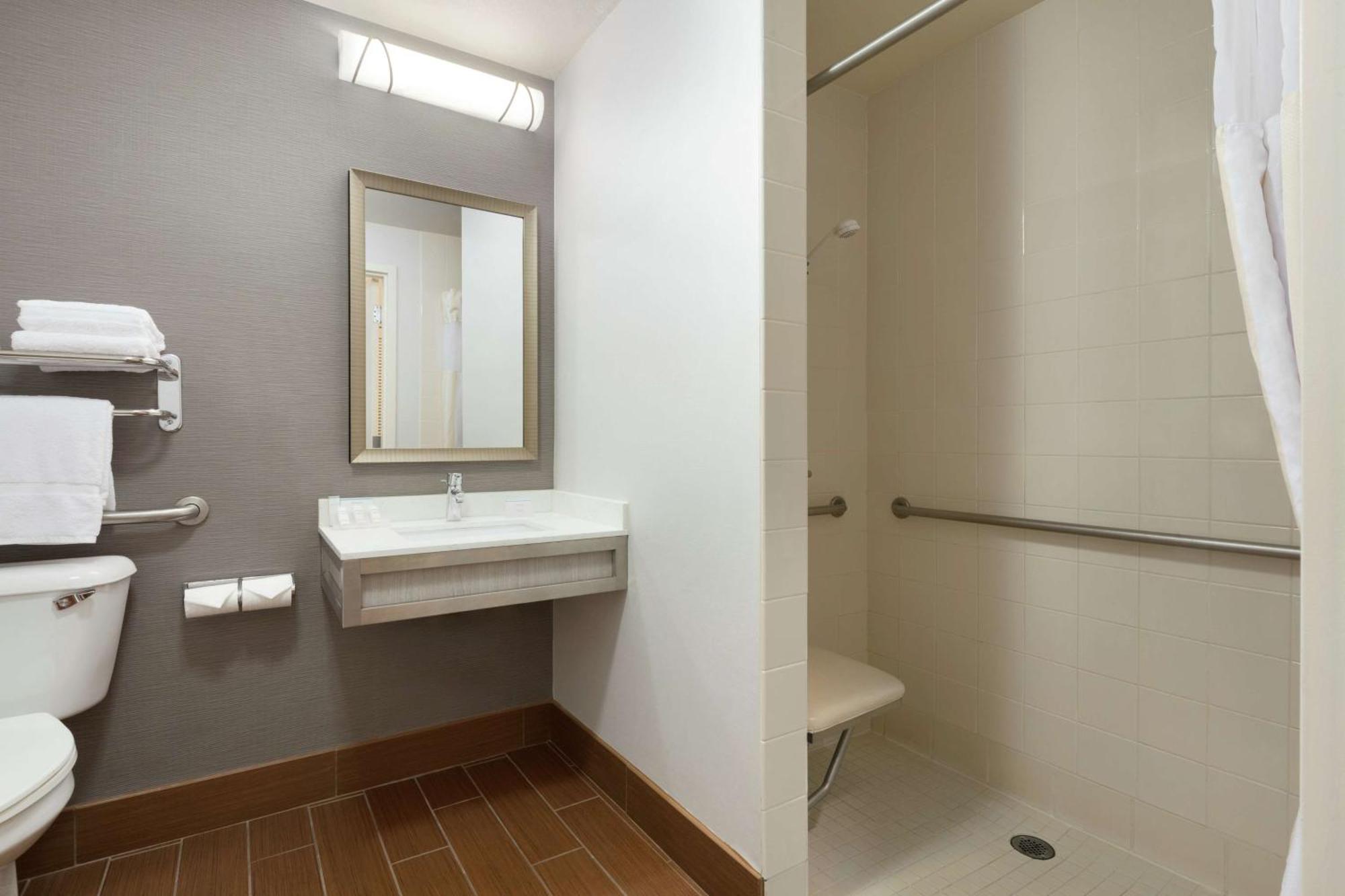 Hilton Garden Inn Gilroy Dış mekan fotoğraf