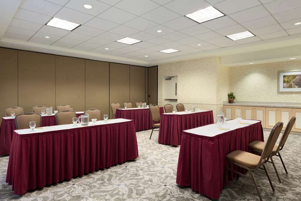 Hilton Garden Inn Gilroy Konforlar fotoğraf